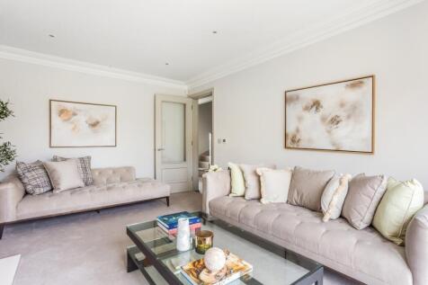 12A Kingswood 325...