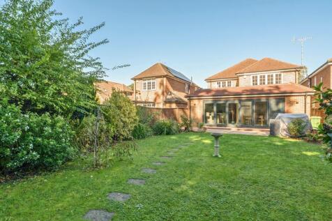 Frimley Grove Gar...