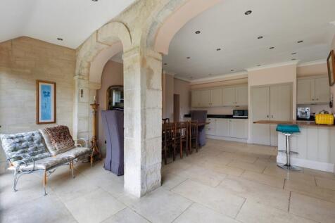 86382_Coach-House...