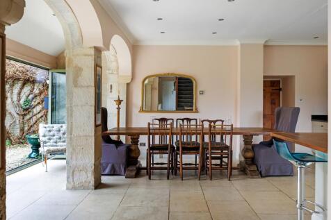 86382_Coach-House...