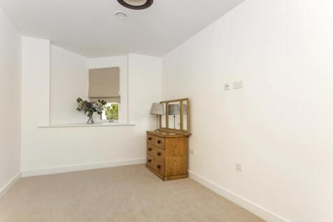 Flat 11 282882 - ...