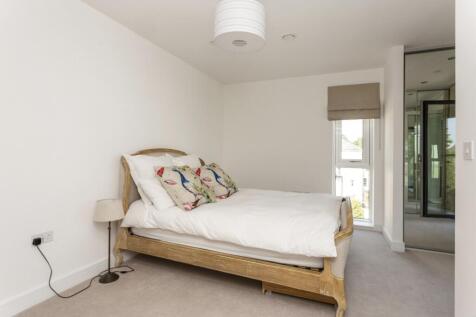 Flat 11 282882 - ...