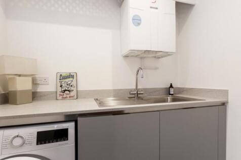 Flat 11 282882 - ...