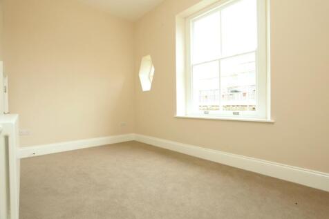 Apt 4 Thirlstaine...