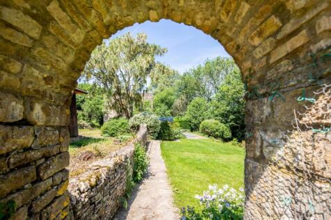 Baunton Mill Hse ...