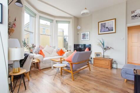 Flat 11 293607-  (3)