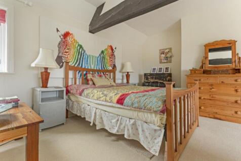 Walnut Court 3275...