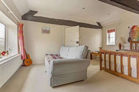 Walnut Court 3275...