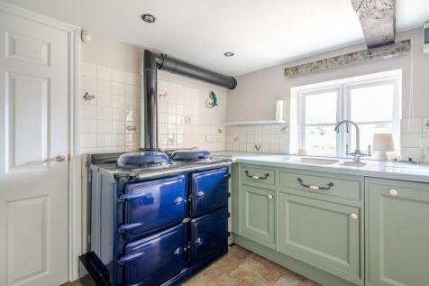 1310446-7-684ff21...