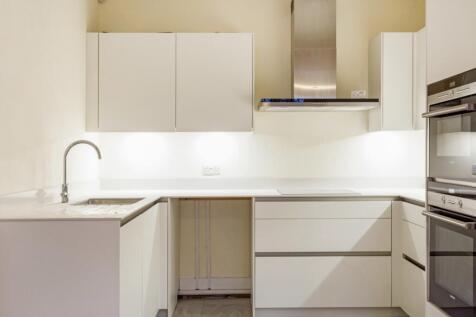 Basement Flat 6 f...