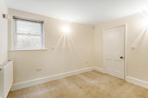 Basement Flat 6 f...