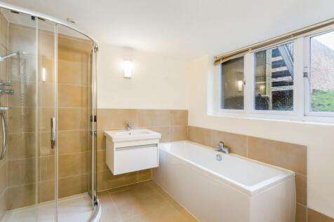 Basement Flat 6 f...