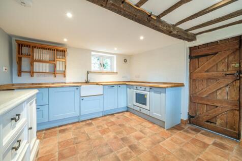 1370646-8-68fa3da...