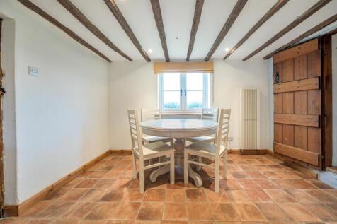 1370646-6-68fa3d8...