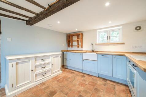 1370646-7-68fa3d9...