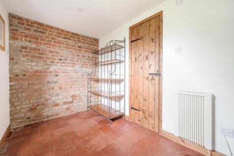 1370646-12-68fa3d...