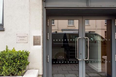 110 Henrietta Str...