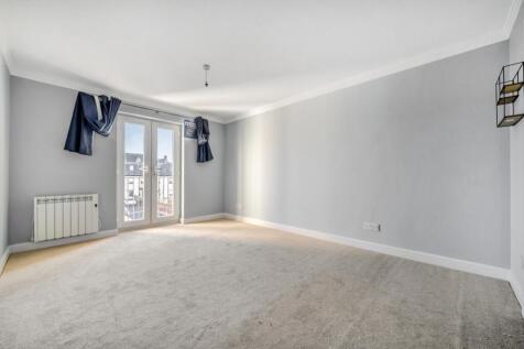 1385001-13-6925b8...