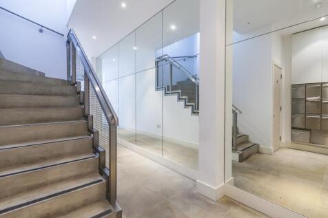 Entrance/Communal 
