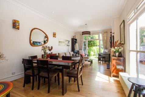 24 Hadley Gardens...