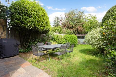 24 Hadley Gardens...
