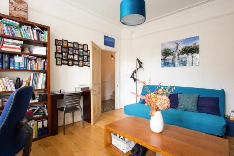 24 Hadley Gardens...