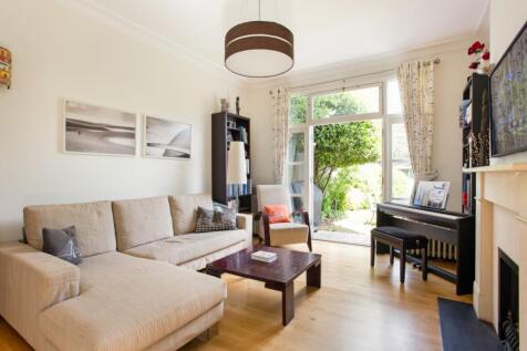 24 Hadley Gardens...