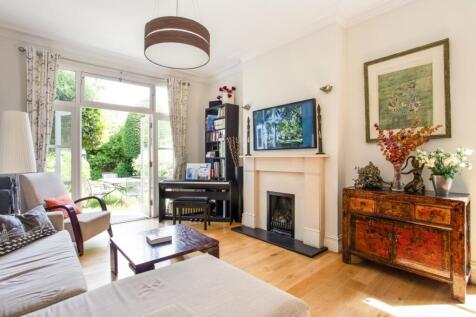 24 Hadley Gardens...