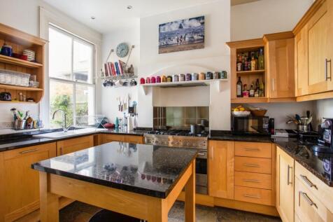 24 Hadley Gardens...