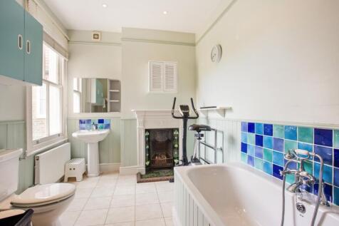 24 Hadley Gardens...
