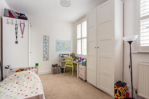 24 Hadley Gardens...
