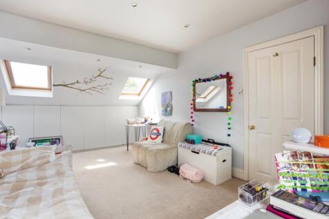 24 Hadley Gardens...