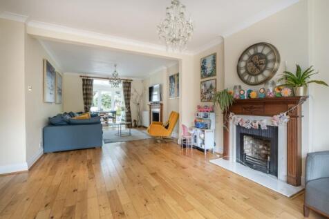 12-Staveley-Road-...