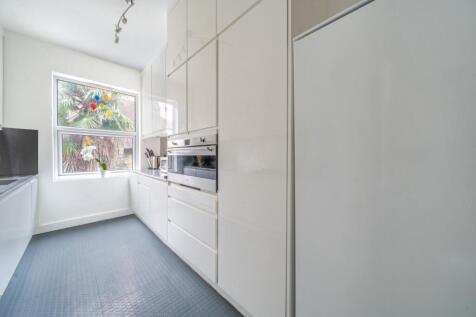 1359907-6-68de923...