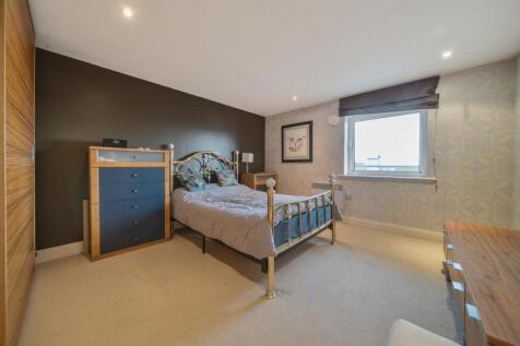 1375084-20-690c7e...