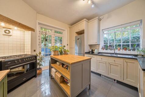 1377084-7-690dca6...