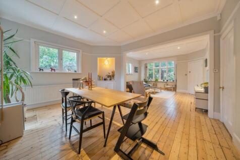 1377084-10-690dca...