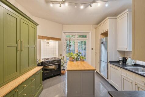 1377084-5-690dca5...