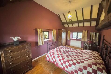 Bedroom (main)