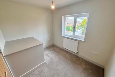 Bedroom (Front Left)