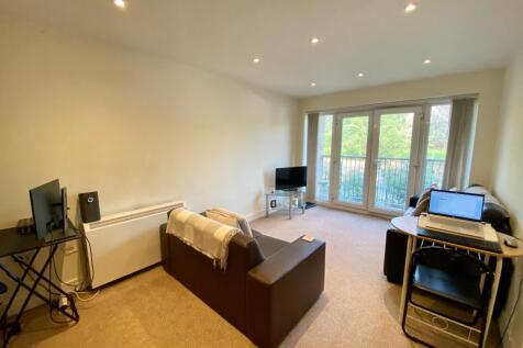 Living &amp; Kitchen Room