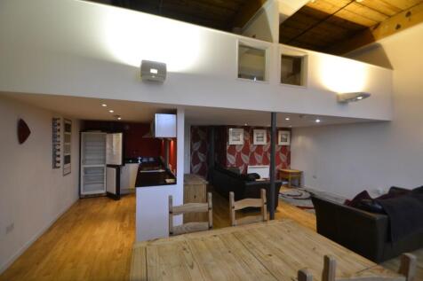Living Area &amp; Kitchen