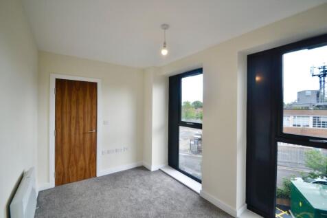 Bedroom (right)