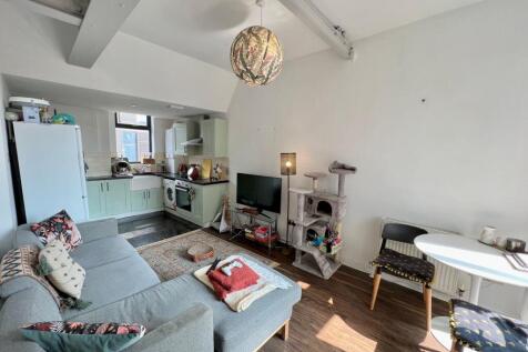 Living Room &amp; Kitchen