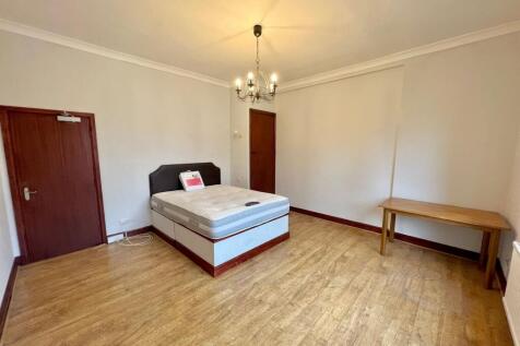 Living &amp; Bedroom Area