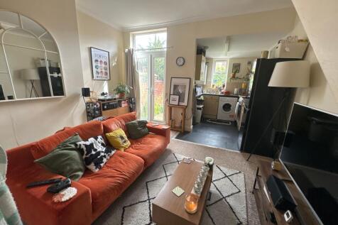 Living Room &amp; Kitchen