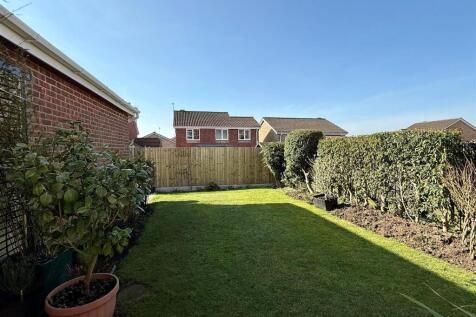 Meadow Drive Garden.jpg