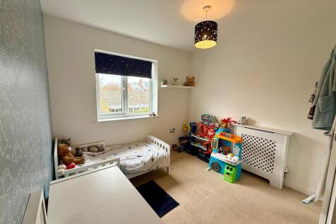 21 Bow Bridge BEDROOM.jpg