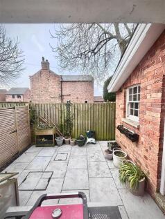 22_patio_01.jpg