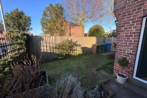 23_garden_front_01.jpg